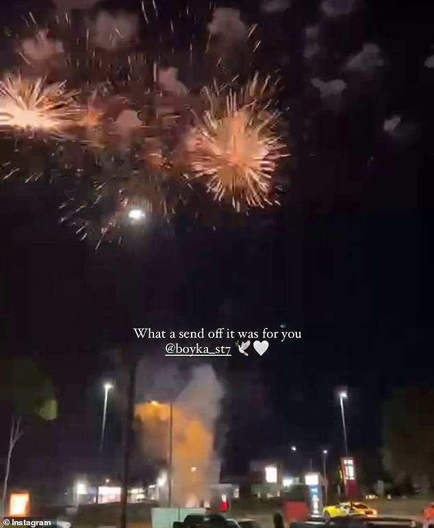 The monument was later decorated with a fireworks show