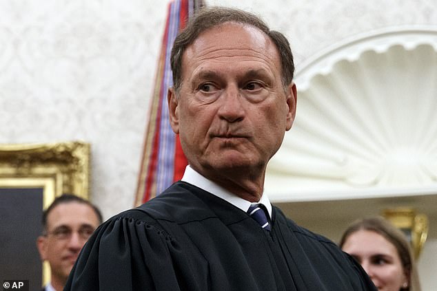 Roberts asked conservative Supreme Court Justice Samuel Alito to write an opinion on the prosecution's obstruction of the January 6 rioters