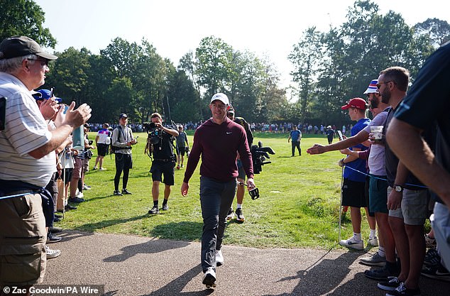 McIlroy joins Shane Lowry and Bob MacIntyre on five under ¿ one ahead of Danny Willett