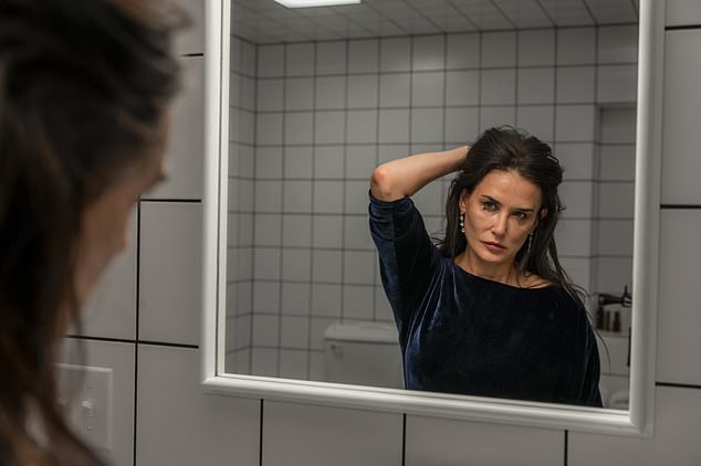 Demi Moore delivers a bold, career-best performance as Elisabeth Sparkle, a once-powerful Hollywood star who is reduced to hosting a TV fitness show