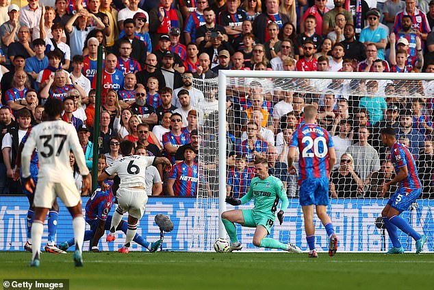 Lisandro Martinez was also stopped at the front post by the former United goalkeeper