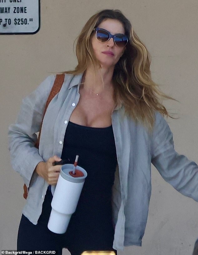 On Saturday, the legendary supermodel, 44, was spotted working out at a local gym