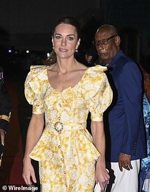 Kate attends a departure ceremony in Nassau