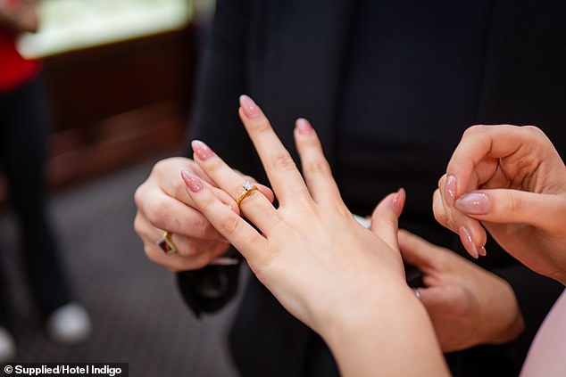 The engagement ring Yorke opted for a rather sparkly detail for Jenna, giving her a classic yellow gold solitaire ring, with a natural round brilliant-cut diamond, from Adelaide jeweller Gerard McCabe