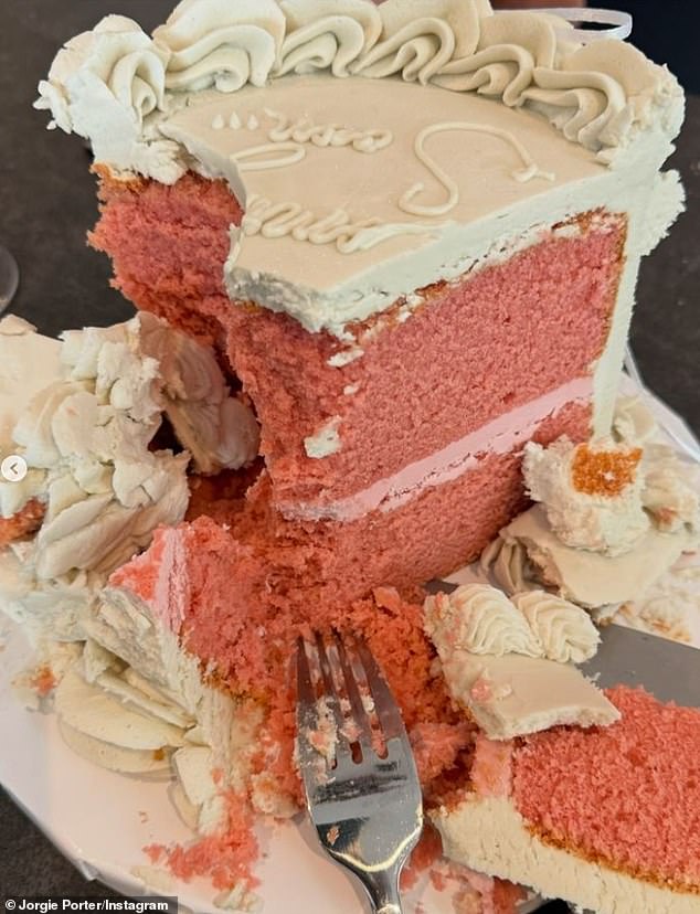 Revealing her news, Jorgie posted a photo of the sliced ​​cake, which featured a pink sponge with pink icing inside.