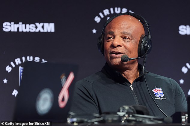 Legendary QB Warren Moon believes off-field drama is affecting Watson in games