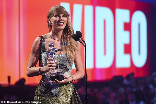 Swift picked her boyfriend Travis Kelce after she won her VMA for best video