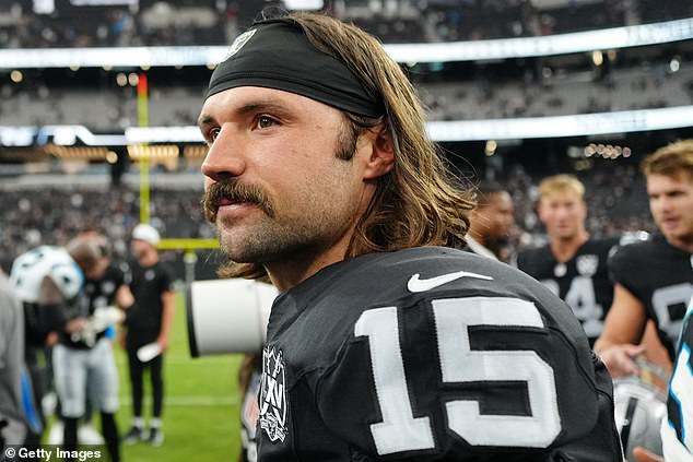 Raiders QB Gardner Minshew completed 18 of 28 passes for 214 yards and a touchdown