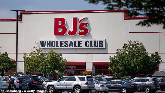 With the main aim of luring customers away from traditional supermarkets and not just other wholesale clubs, the biggest concern will be finding enough capital to continue with the ambitious plans for the whole country.