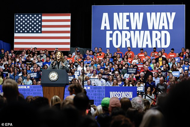 The former president has suggested in the past that the crowds at the vice president's speeches are AI or paid attendees