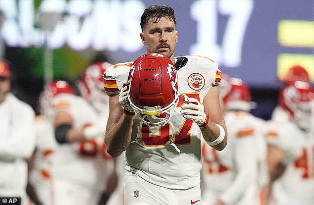 Kelce continues the worst form of his NFL career as fans and analysts tell him to retire