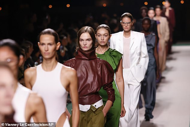 Gigi turned heads as she joined the other models on the catwalk