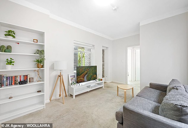 The 2-bedroom Woollahra accommodation is located just meters from Centennial Park and just a short walk from Bondi Junction