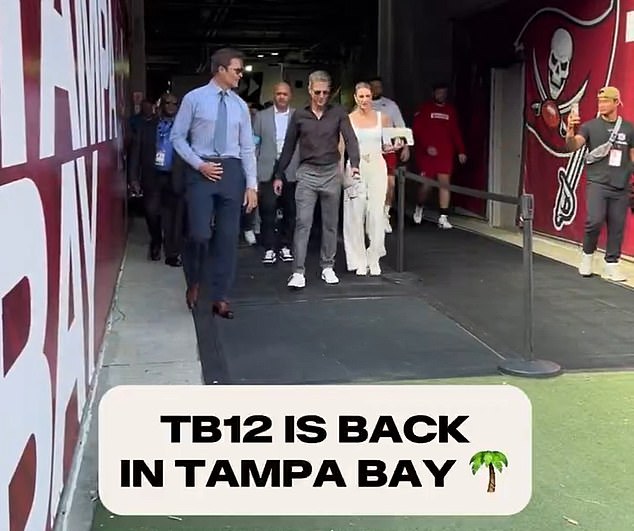 Erin Andrews and Tom Rinaldi were also in attendance at Raymond James Stadium for Fox