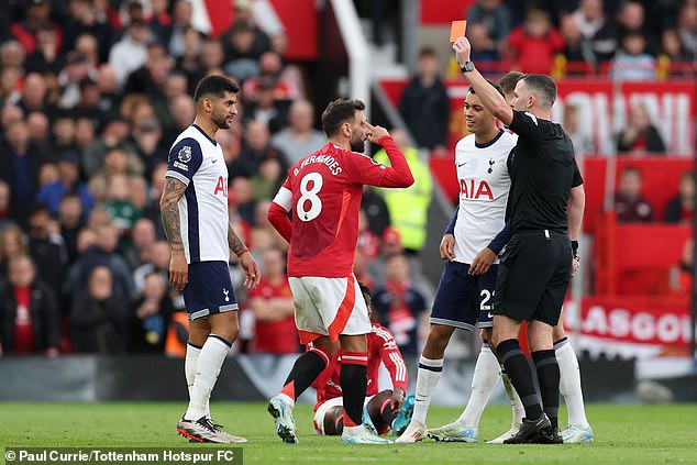 1727629150 348 Gary Neville brands Man Uniteds first half against Tottenham as