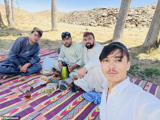 They also enjoyed a picnic lunch and some drinks they brought with them in a thermos