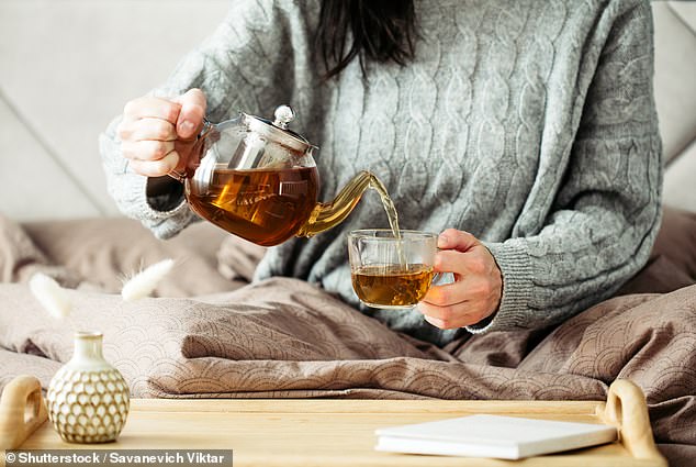 The sweet spot was found to be between 200mg and 300mg of caffeine per day, with one mug of instant coffee containing around 100mg, a cup of tea around 47mg, while energy drinks can contain 80mg of caffeine in a small 250ml can.