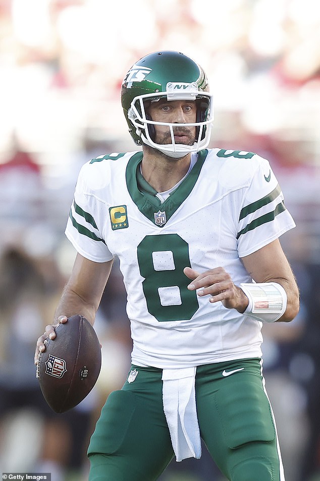 Aaron Rodgers made his return to the field for the New York Jets on Monday night