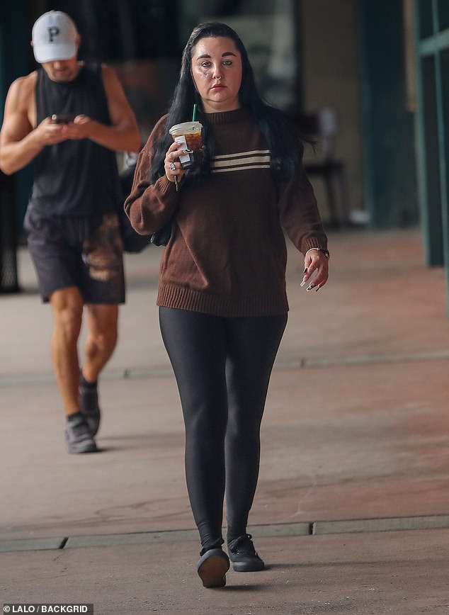 Amanda Bynes was spotted taking a stroll in Los Angeles after getting iced coffee for the weekend