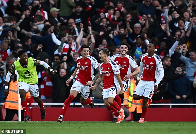 Arsenal defeated Leicester City 4-2 on Saturday afternoon after scoring twice in extra time