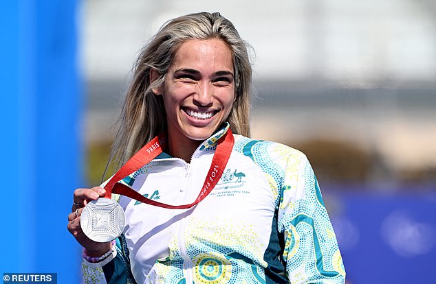 Madison de Rozario won silver in the women's wheelchair marathon on the final day of the competition, before announcing her father's death at the start of the Games