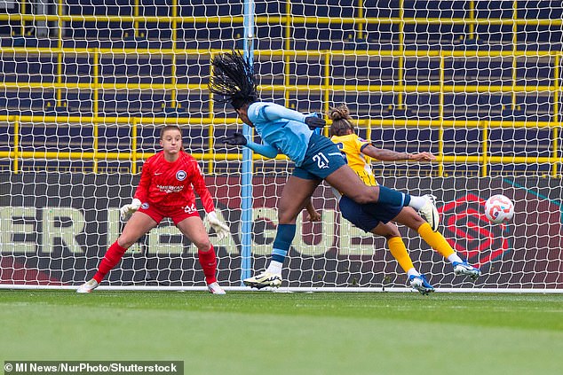 Bunny Shaw's first-half goal was enough for Man City to claim all three points against Brighton