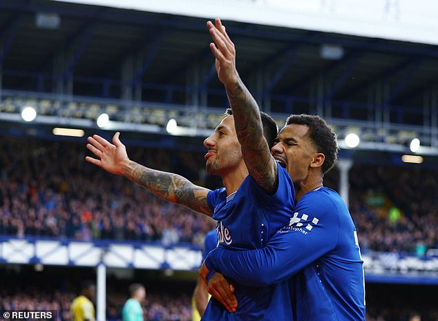 Everton 2-1 Crystal Palace: Sean Dyche's side climb out of the relegation zone with their first win of the season thanks to a brace from Dwight McNeil