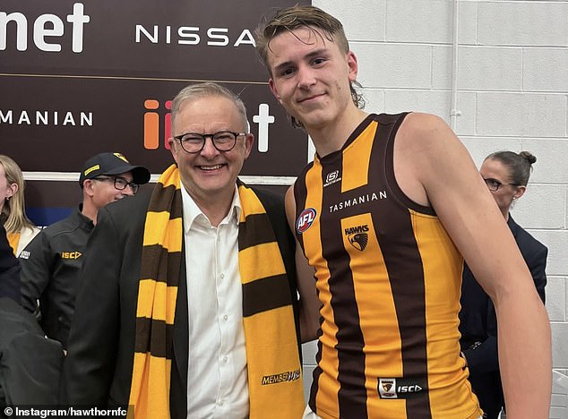 Prime Minister Anthony Albanese with Hawks star Calsher Dear after the elimination final