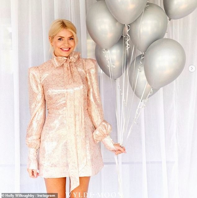 Holly Willoughby ignored Phillip Schofield's recent 'swipe' as she posed in gorgeous leggy new snaps on Saturday