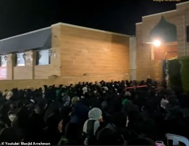 Hundreds of mourners have gathered outside the Al Rahman Mosque in Sydney's south-west to pay tribute to slain Hezbollah leader Hassan Nasrallah.