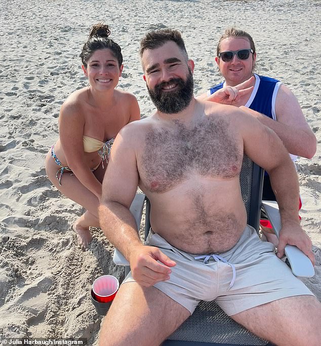 A very revealing photo of Jason Kelce has fans on social media in a frenzy