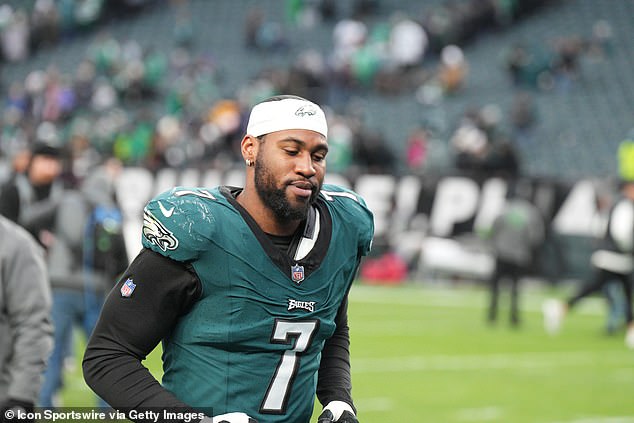 Jets defensive end Haason Reddick could lose more than $21 million in salary if he continues to wait