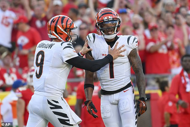 Joe Burrow shoved Ja'Marr Chase away from a referee after the receiver committed a costly unsportsmanlike conduct penalty