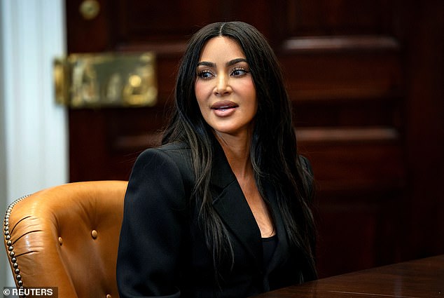 During a surprise visit to the Richard J. Donovan Correctional Facility near San Diego, Kim Kardashian met Erik and Lyle Menéndez, infamous for their high-profile murder trial in the 1990s; (photo April)