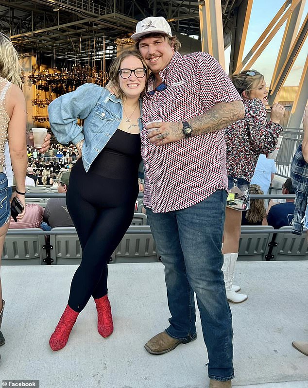 Lauryn 'Pumpkin' Shannon is wasting no time after filing for divorce from her husband of six years, Josh Efird. The 24-year-old Here Comes Honey Boo Boo star shared two photos with her new boyfriend Darrin Kitchens at a country music concert on her Facebook page