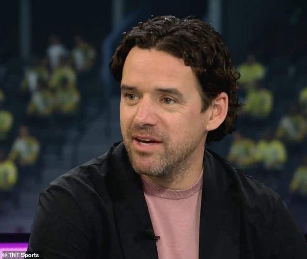 Owen Hargreaves expects Arsenal to win a trophy, but probably not the Champions League