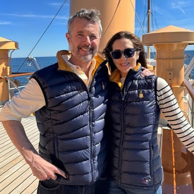 Queen Mary and King Frederik made a casual impression on the 92-year-old ship during their 20th wedding anniversary