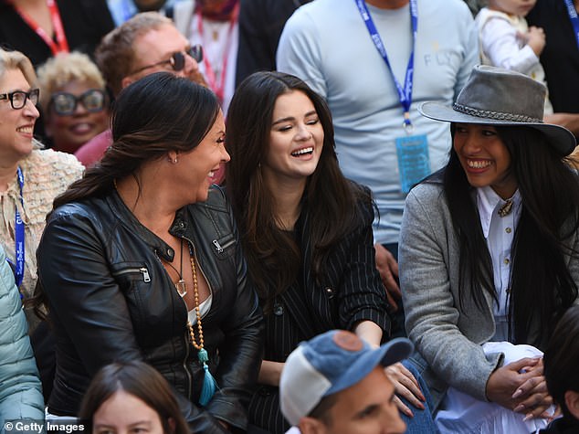 She could be seen laughing happily with her cast mates while sitting in the crowd