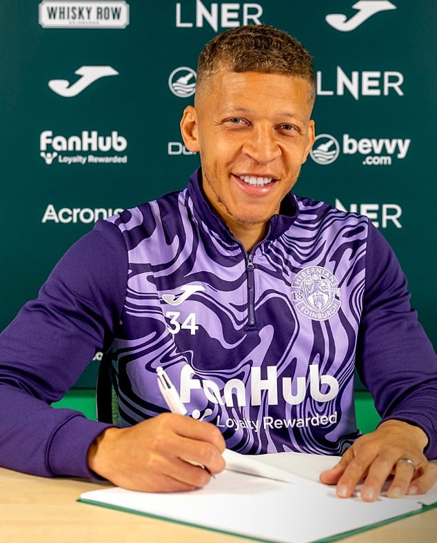 Dwight Gayle signed a one-year contract with Hibernian this week