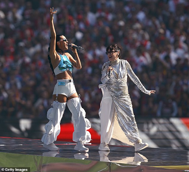 Tina Arena's AFL Final Performance Draws The Most Humiliating ...