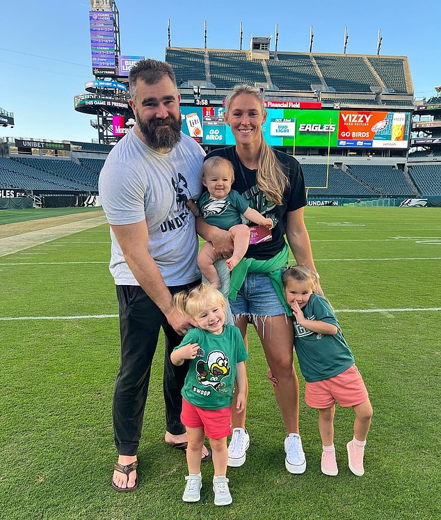 Jason joked that he would sit down with his daughter Wyatt, Elliotte and Bennett to watch the show