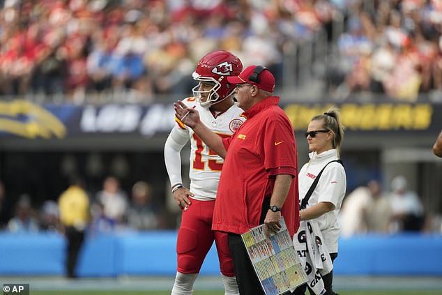 Mahomes and Reid talk during the second half of Sunday's win over the Chargers in LA