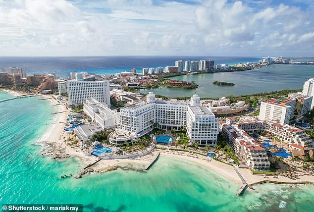 Mexican authorities linked the killing of a 30-year-old man at the RIU Palace Las Americas hotel to a dispute between rival drug dealers