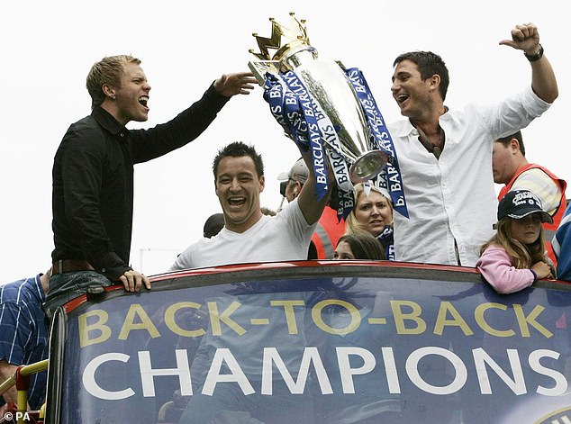 Eidur Gudjohnsen was part of Jose Mourinho's side that won the Premier League title in 2005 and 2006