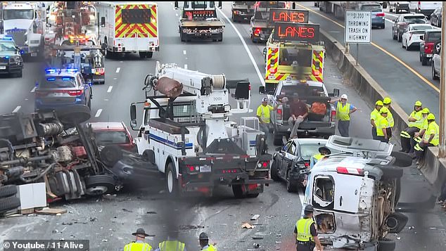 The crash occurred on September 27 on the I-75 freeway in Atlanta, when the collision of two trucks struck five other vehicles, causing the vehicle Harshaw and Perez were riding to overturn.