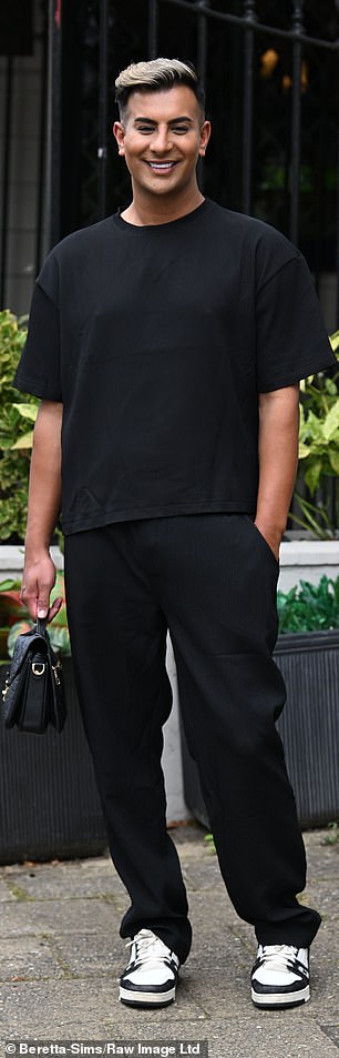 Junaid donned an all-black ensemble for the occasion