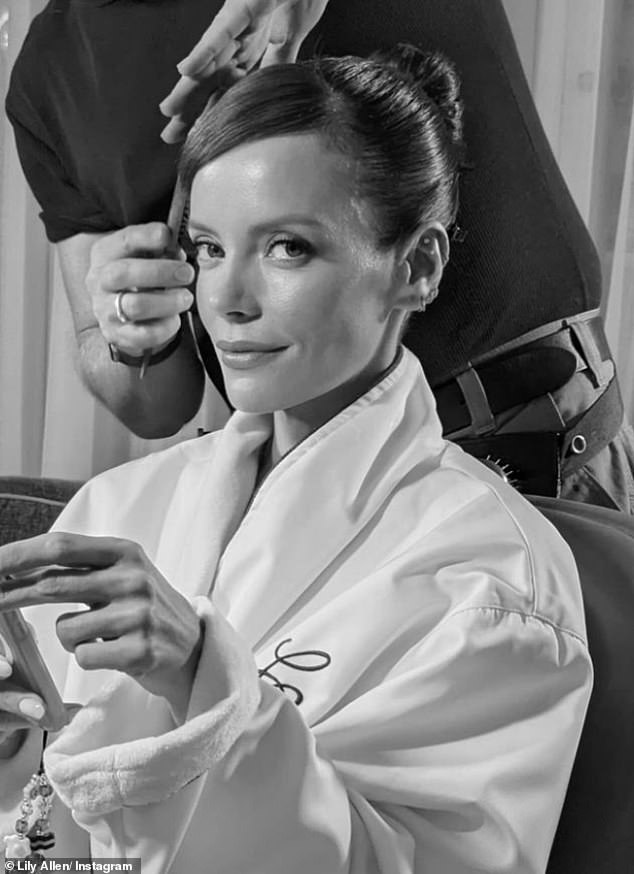 Lily also made sure to give a sneak peek into her make-up routine with two black and white snaps of herself bundled up in a fleecy dressing gown.