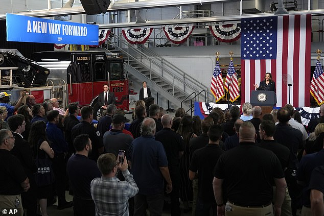 Michigan Democratic presidential candidates' appearance with firefighters comes after the firefighters' union refused to join the presidential race in an apparent snub