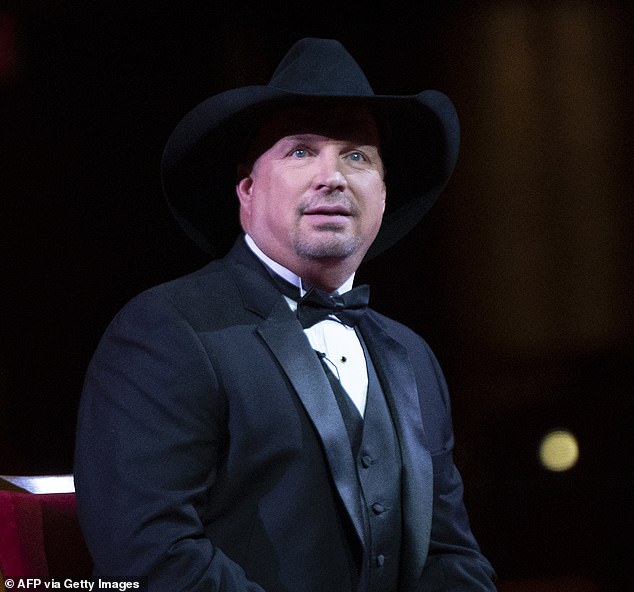 1728081918 488 Garth Brooks sold stunning Tennessee home for steep discount the