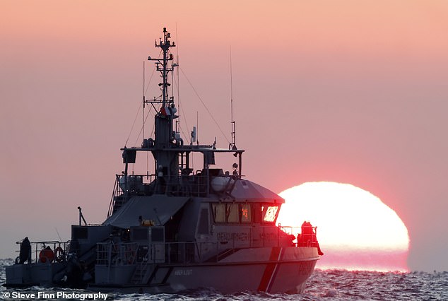 In extraordinary scenes, radio reports showed the French warship Aber Ildut speaking to Border Force personnel aboard the cutter Typhoon.